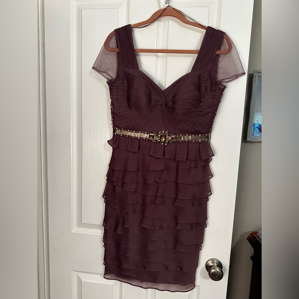 Adrianna Papell Burgundy Ruffled  Dress sz 6